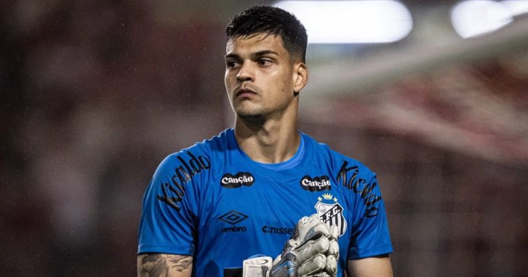 goleiro-do-santos-e-suspenso-pelo-stjd-apos-criticas-a-arbitragem