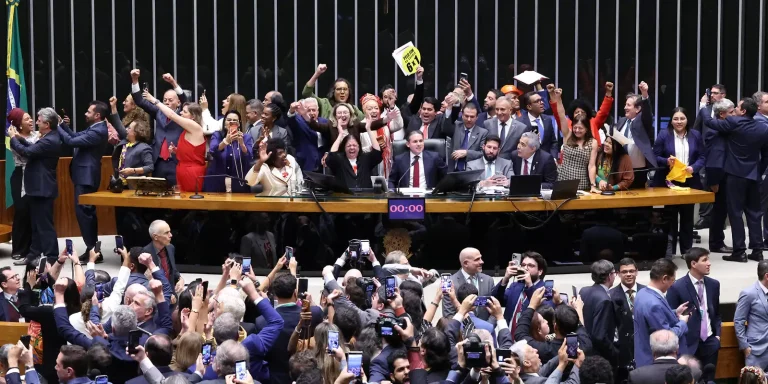 saiba-como-votaram-os-deputados-na-pec-que-acaba-com-a-escala-6×1