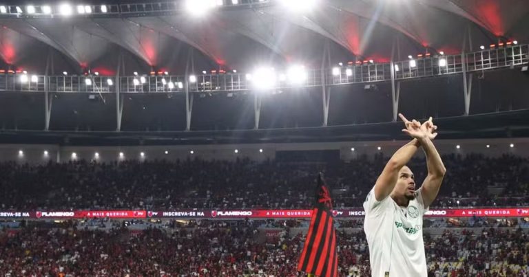 paulinho-e-absolvido-pelo-stjd-apos-comemoracao-em-jogo-contra-o-flamengo