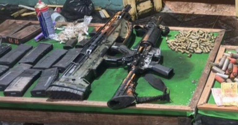 pm-apreende-fuzil-556,-espingarda-calibre-12-e-mais-de-1.300-municoes-em-maragogipe