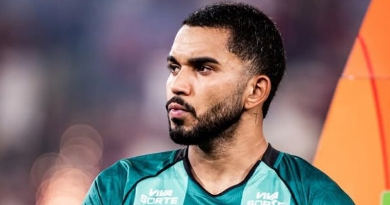 com-sintomas-gripais,-lucas-arcanjo-fica-fora-de-santos-x-vitoria