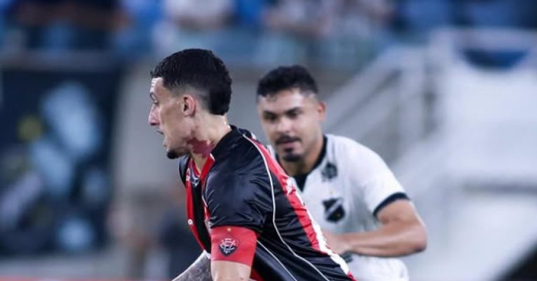 baralhas-sente-dores-na-coxa-e-precisa-ser-substituido-em-vitoria-x-santos