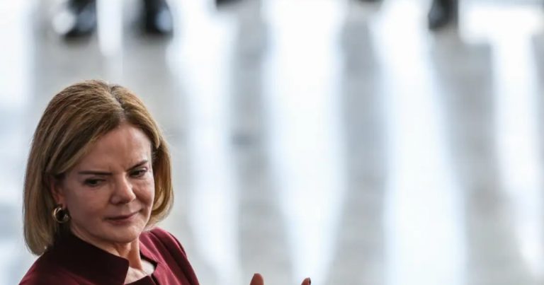 gleisi-hoffmann-lanca-pre-candidatura-ao-senado-e-faz-ataque-a-sergio-moro-no-parana