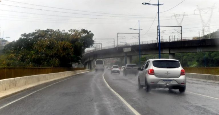 salvador-deve-ter-semana-chuvosa-e-segue-sob-alerta-para-temporais