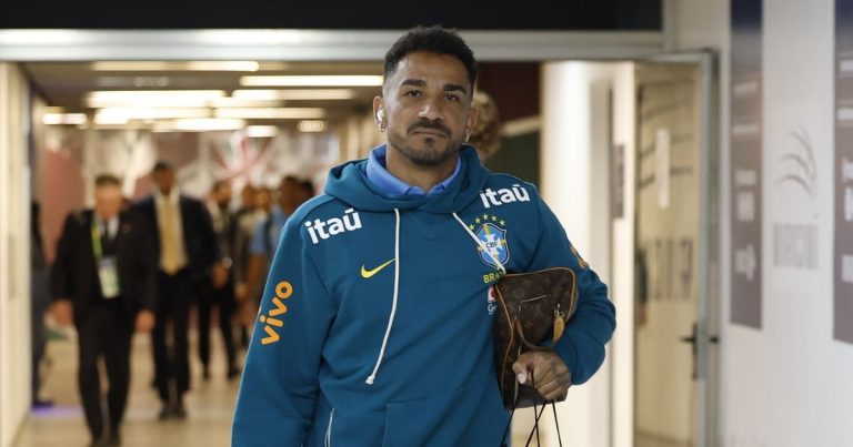 danilo-rebate-criticas-apos-atuacao-no-maracana:-“nao-estou-aqui-so-pela-lideranca”