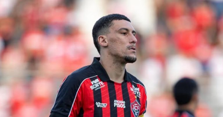baralhas-preocupa-e-vira-duvida-no-vitoria-para-final-da-copa-do-nordeste