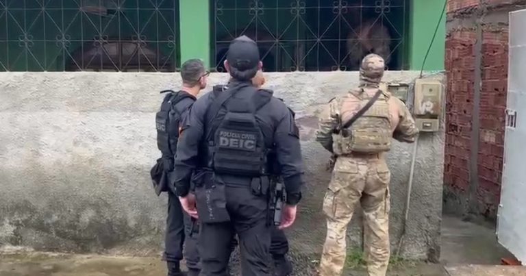 integrante-do-baralho-do-crime-e-preso-apos-fazer-companheira-e-filhos-refens-em-lauro-de-freitas