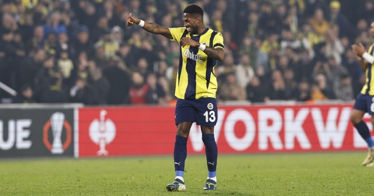 atletico-mg-avanca-por-fred,-do-fenerbahce;-meia-disputou-a-copa-de-2022-pela-selecao