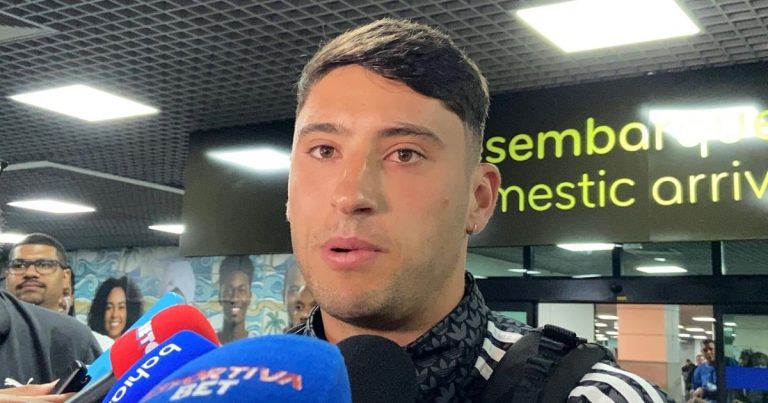 alejo-veliz-desembarca-em-salvador-para-assinar-contrato-com-o-bahia