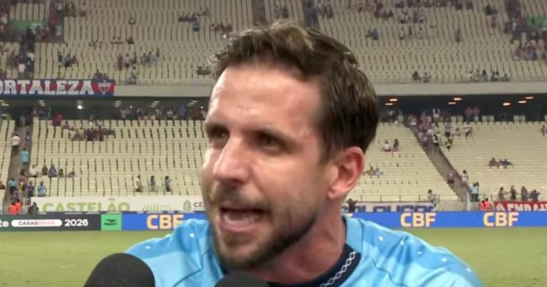 lucas-sasha-detona-arbitragem-apos-derrota-diante-do-vitoria:-“e-uma-vergonha”