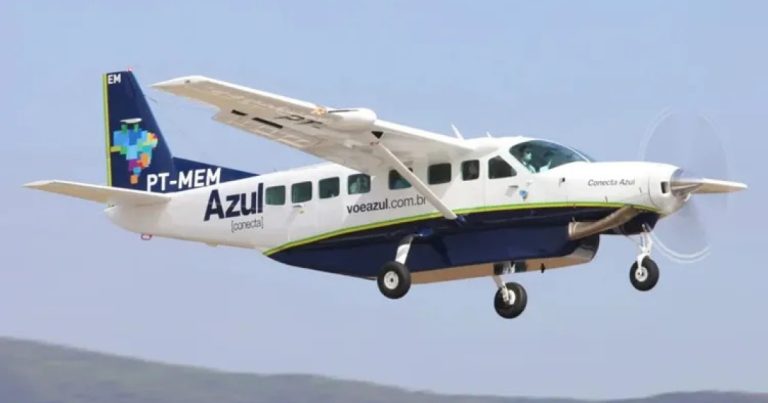 gestao-de-guanambi-critica-troca-de-aeronave-da-azul-atuante-na-cidade:-“parece-o-tonel-do-chaves”