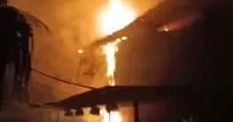VÍDEO: Incêndio atinge restaurante Tulum Beach Club no destino turístico de Barra Grande, na Bahia video:-incendio-atinge-restaurante-tulum-beach-club-no-destino-turistico-de-barra-grande,-na-bahia