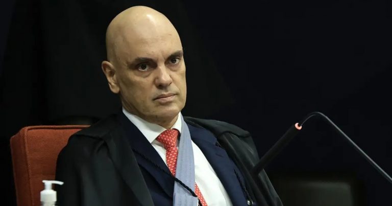 flavio-bolsonaro-pede-ao-stf-que-declare-moraes-suspeito-para-julgar-vorcaro-e-caso-master