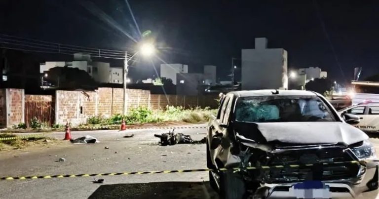 Homem morre em acidente entre moto e caminhonete em Guanambi e motorista foge sem prestar socorro homem-morre-em-acidente-entre-moto-e-caminhonete-em-guanambi-e-motorista-foge-sem-prestar-socorro