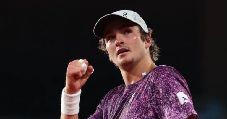 joao-fonseca-sobe-no-ranking-da-atp-apos-campanha-historica-em-roland-garros;-confira