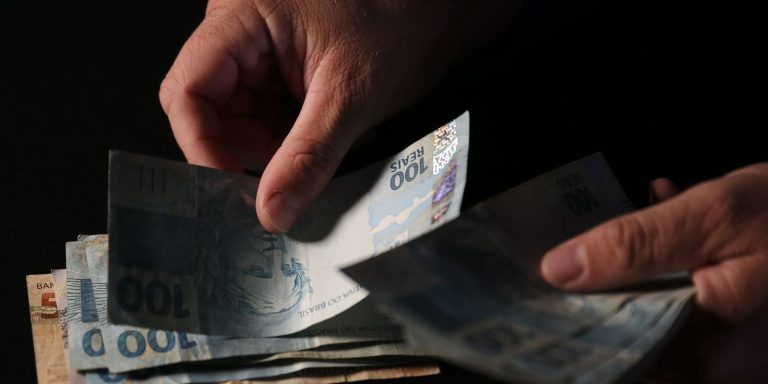 Brasileiros sacaram em abril R$ 482,8 milhões esquecidos em bancos brasileiros-sacaram-em-abril-r$-482,8-milhoes-esquecidos-em-bancos