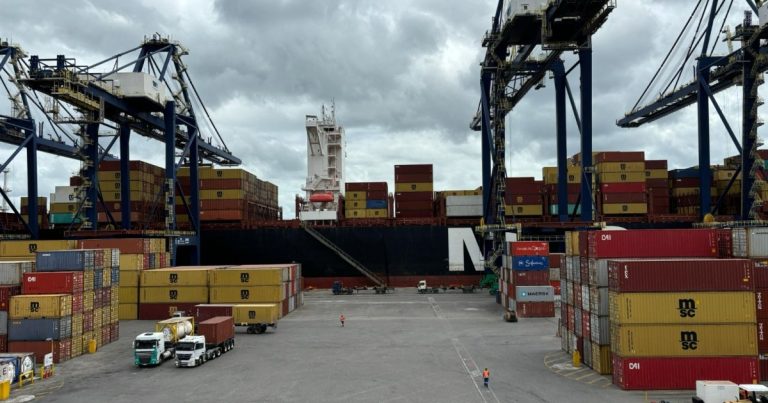 Com queda no refino e recuo nos EUA, exportações da Bahia caem 6,1% em maio e têm pior resultado do ano com-queda-no-refino-e-recuo-nos-eua,-exportacoes-da-bahia-caem-6,1%-em-maio-e-tem-pior-resultado-do-ano