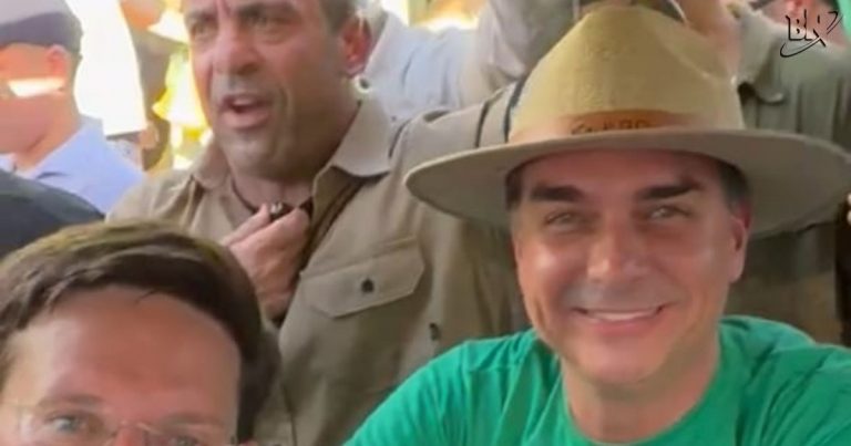 na-bahia-farm-show,-flavio-bolsonaro-diz-se-sentir-na-pipoca-do-chiclete