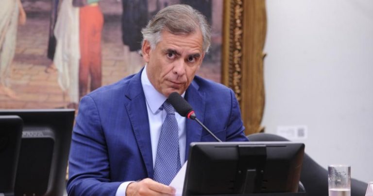 leur-encerra-reuniao-da-ccj-sem-concluir-votacao-da-pec-que-reduz-a-maioridade-penal-de-18-para-16-anos