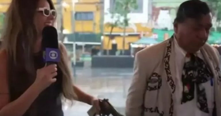video:-reporter-da-globo-surge-com-arma-em-ao-vivo-durante-cobertura-da-copa-do-mundo