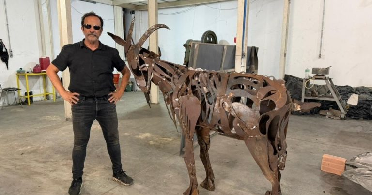 bel-borba-presenteia-uaua-com-escultura-inedita-em-homenagem-ao-centenario-da-cidade