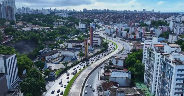 Obra de passarela vai interditar trecho da Juracy Magalhães e alterar linhas de ônibus em Salvador obra-de-passarela-vai-interditar-trecho-da-juracy-magalhaes-e-alterar-linhas-de-onibus-em-salvador