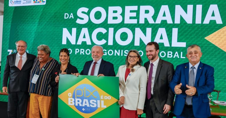 Lula diz que Brasil não tem direito de aceitar tarifas dos EUA “por dignidade” e rebate Trump lula-diz-que-brasil-nao-tem-direito-de-aceitar-tarifas-dos-eua-“por-dignidade”-e-rebate-trump