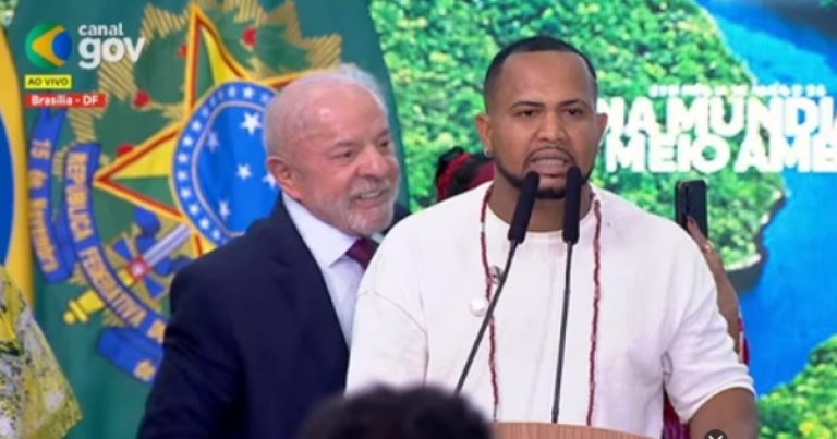 VÍDEO: Com Lula ao lado, líder de povos tradicionais cobra Rui Costa por dificuldade de acesso: “mais humildade” video:-com-lula-ao-lado,-lider-de-povos-tradicionais-cobra-rui-costa-por-dificuldade-de-acesso:-“mais-humildade”