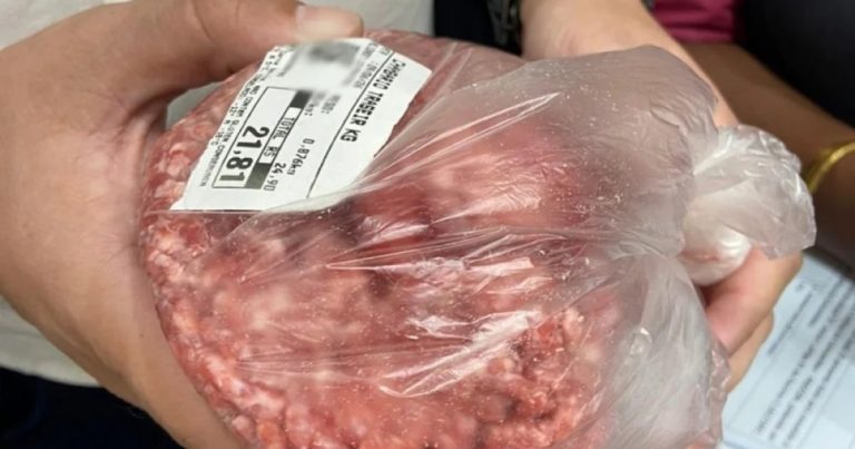 supermercado-em-feira-e-autuado-por-moer-carne-fora-da-presenca-do-cliente