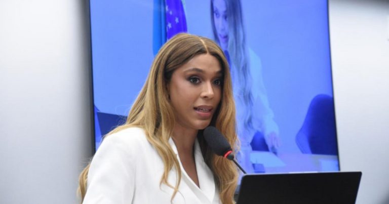 erika-hilton-aciona-mpf-e-pede-suspensao-de-novo-recurso-de-localizacao-do-instagram