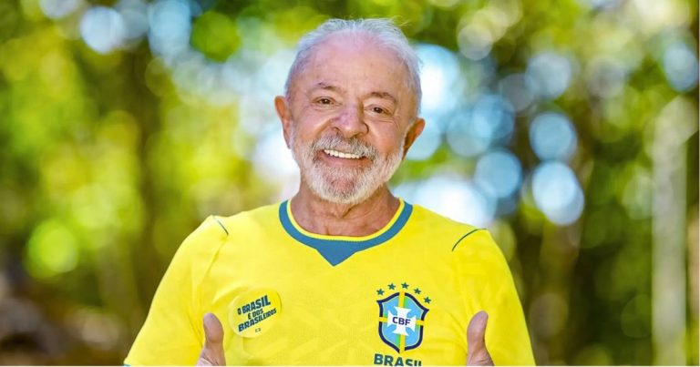lula-aposta-em-boa-campanha-do-brasil-e-pede-entrega-da-selecao-na-copa:-“coracao-na-ponta-da-chuteira”