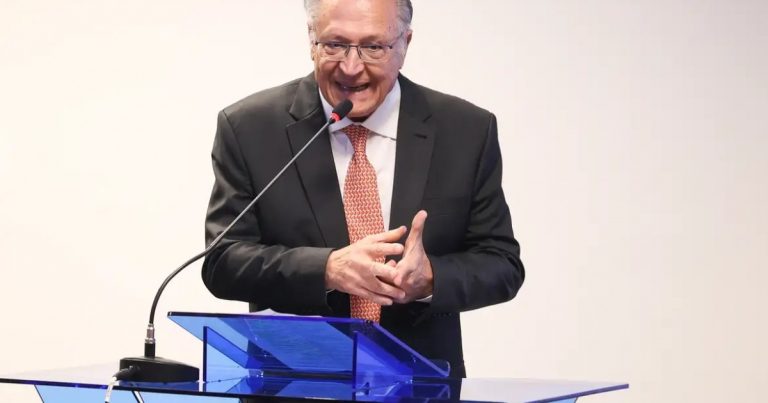 governo-vai-defender-retomada-de-obras-da-transnordestina-junto-ao-tcu,-diz-alckmin