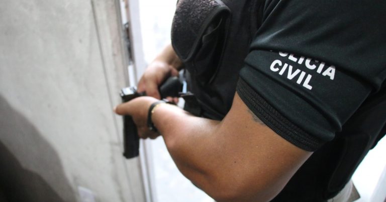 policia-civil-prende-dois-suspeitos-e-cumpre-dez-mandados-em-porto-seguro