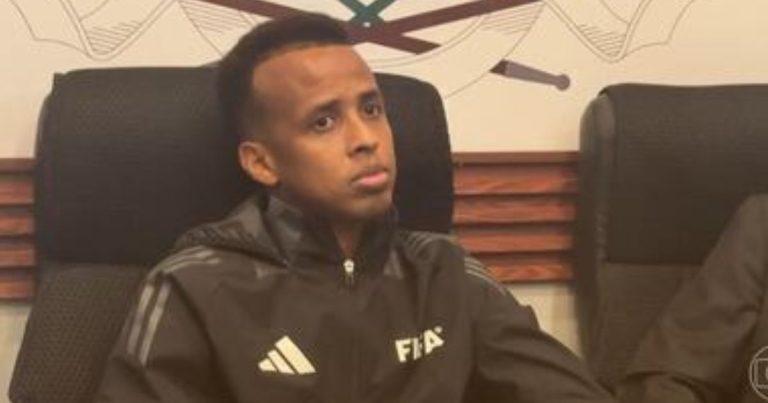 Árbitro proibido de entrar nos EUA receberá cachê integral pela Copa do Mundo arbitro-proibido-de-entrar-nos-eua-recebera-cache-integral-pela-copa-do-mundo