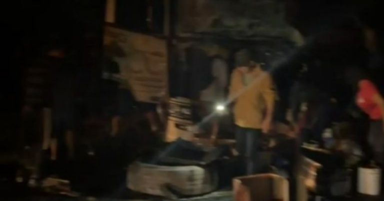Acidente entre caminhões na BR-116 em Boa Nova deixa motorista morto; trecho ficou interditado acidente-entre-caminhoes-na-br-116-em-boa-nova-deixa-motorista-morto;-trecho-ficou-interditado