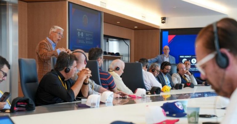 Vitória participa de reuniões com representantes da MLS e NFL nos EUA vitoria-participa-de-reunioes-com-representantes-da-mls-e-nfl-nos-eua