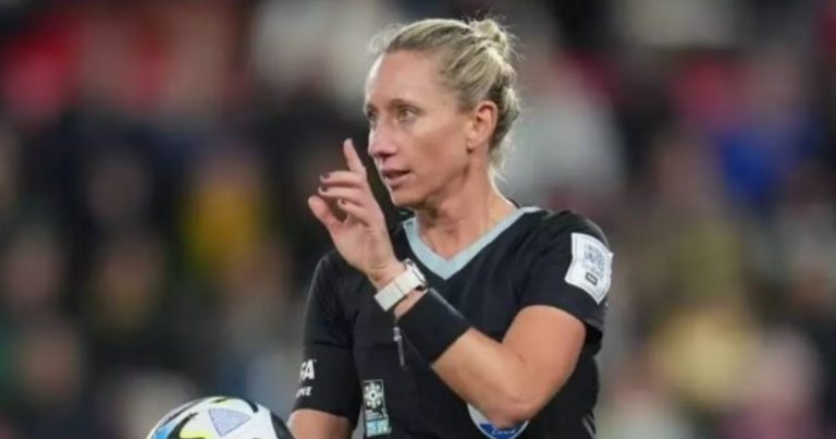Tchéquia x África do Sul será o primeiro jogo com arbitragem 100% feminina na Copa do Mundo de 2026 tchequia-x-africa-do-sul-sera-o-primeiro-jogo-com-arbitragem-100%-feminina-na-copa-do-mundo-de-2026