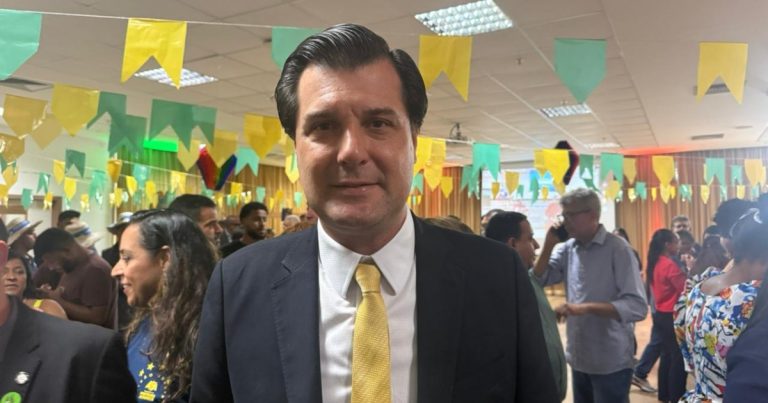 Pedro Maia admite desafios na fiscalização de cachês juninos e faz aceno à Flávio José: “A Bahia ama Flávio Jos锑 pedro-maia-admite-desafios-na-fiscalizacao-de-caches-juninos-e-faz-aceno-a-flavio-jose:-“a-bahia-ama-flavio-jose”‘