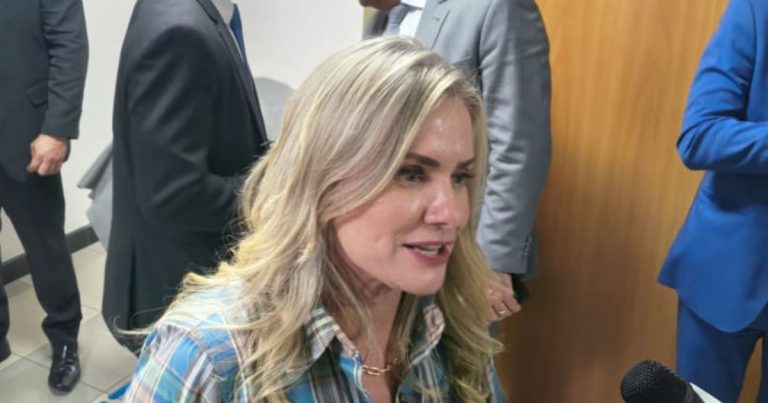 ivana-celebra-aprovacao-de-camila-ao-tcm-e-defende-mais-mulheres-na-politica-baiana