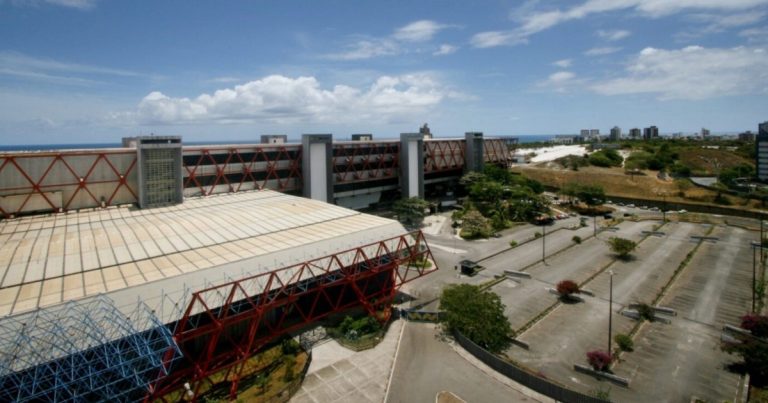 governo-da-bahia-agenda-nova-data-para-leilao-do-antigo-centro-de-convencoes-do-estado;-saiba-detalhes