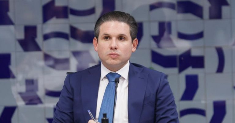hugo-motta-confirma-viagem-em-aviao-de-daniel-vorcaro-apos-divulgacao-de-relatorio-da-pf
