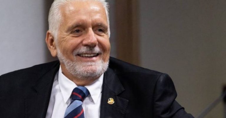 PF apreende 49 mil dólares em espécie em endereço ligado a Jaques Wagner pf-apreende-49-mil-dolares-em-especie-em-endereco-ligado-a-jaques-wagner